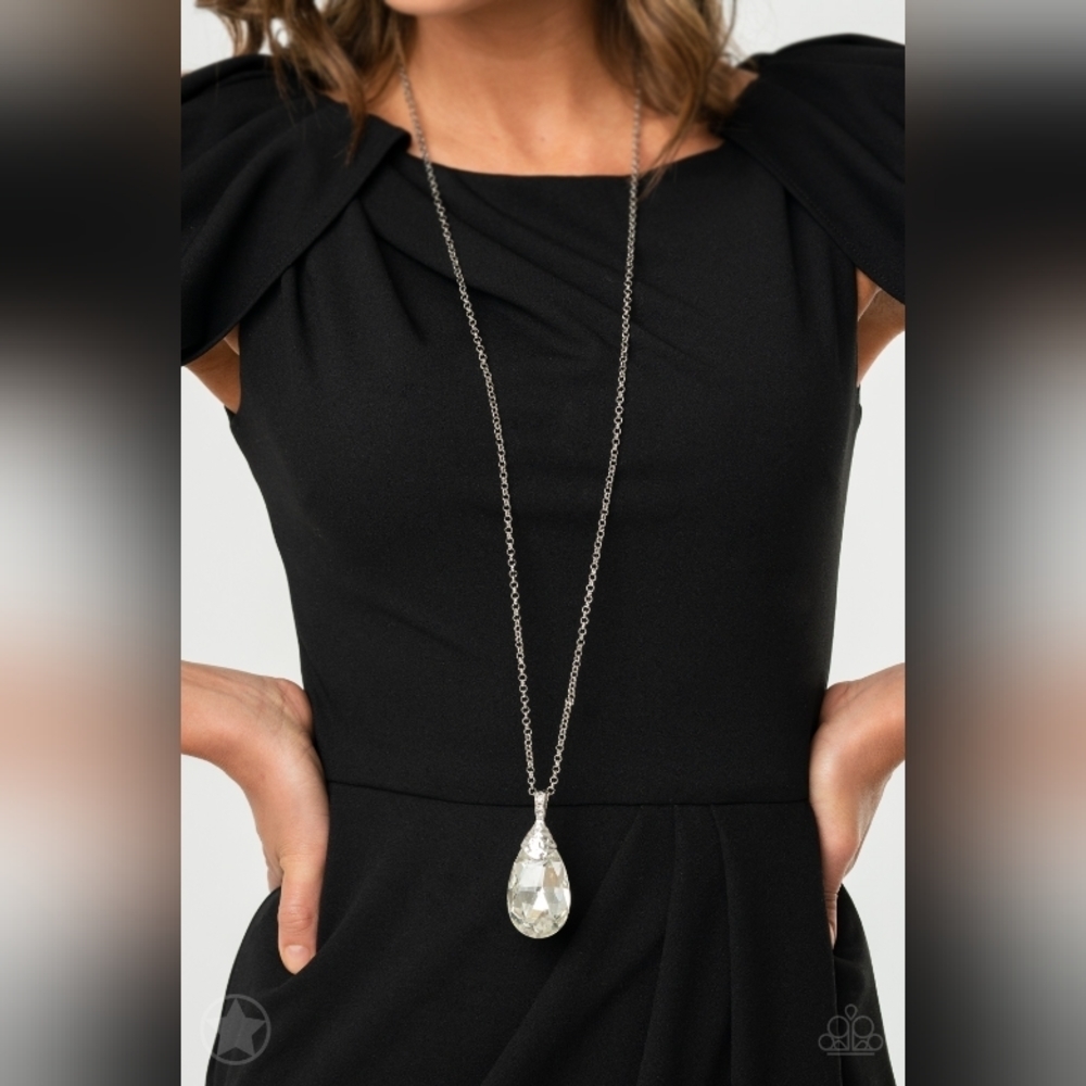 𝅺SPELLBINDING Sparkle Necklace